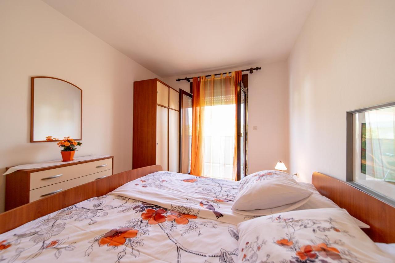 Apartmani Centar Palit Buitenkant foto